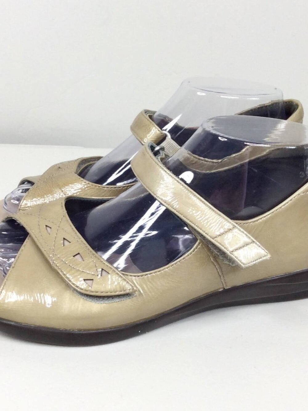 Ziera Daffodil Disco Sandals Women's Size 37 / 6.5-7 Strap Shoes MISSING INSOLES